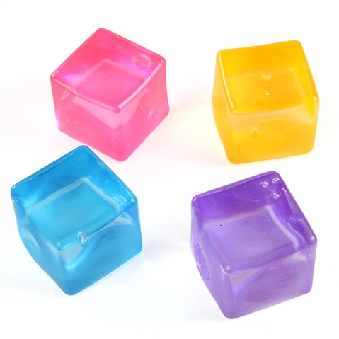 Cubo de hielo squishy 3.5 cm con líquido de maltosa